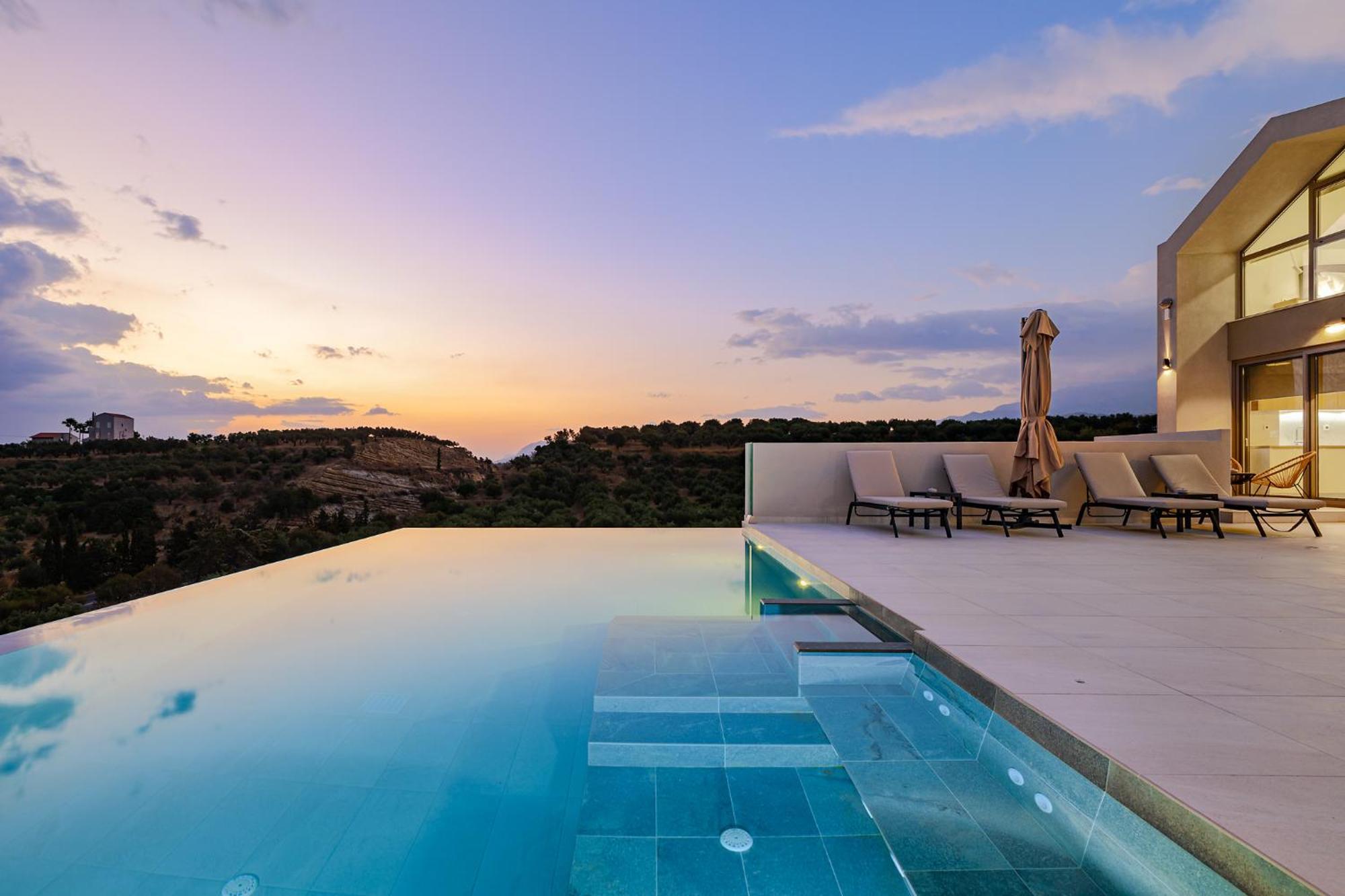 Theo Luxury Villa