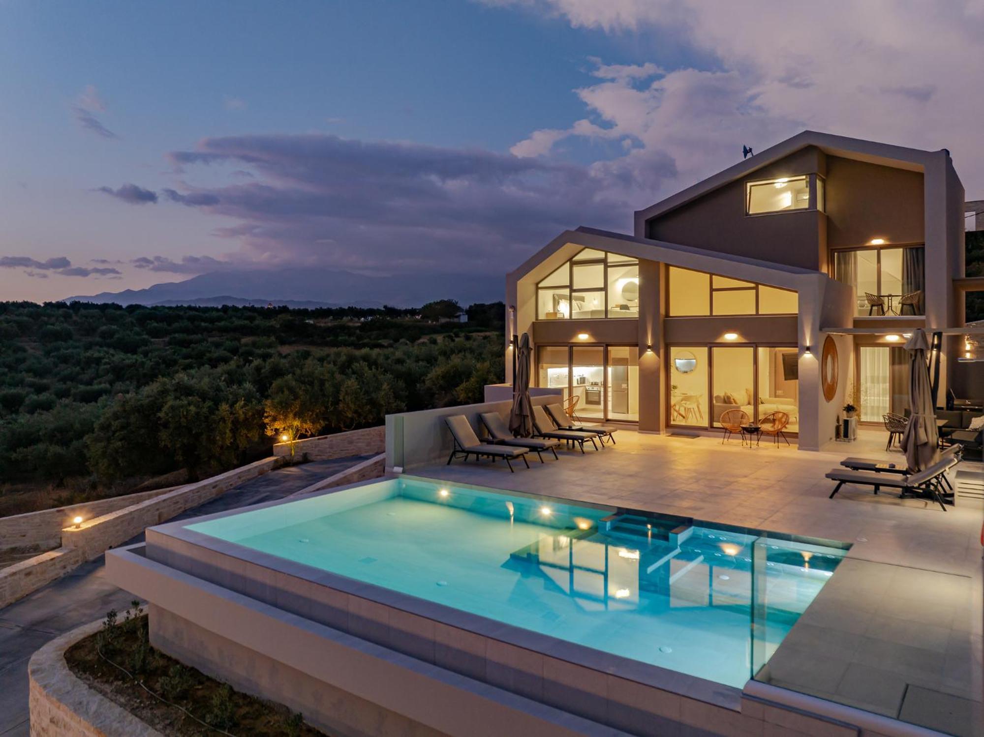 Theo Luxury Agia Marina